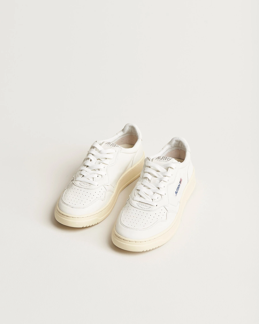 Herren | Weiße Sneakers | Autry | Medalist Low Super Soft Goat Leather Sneaker White