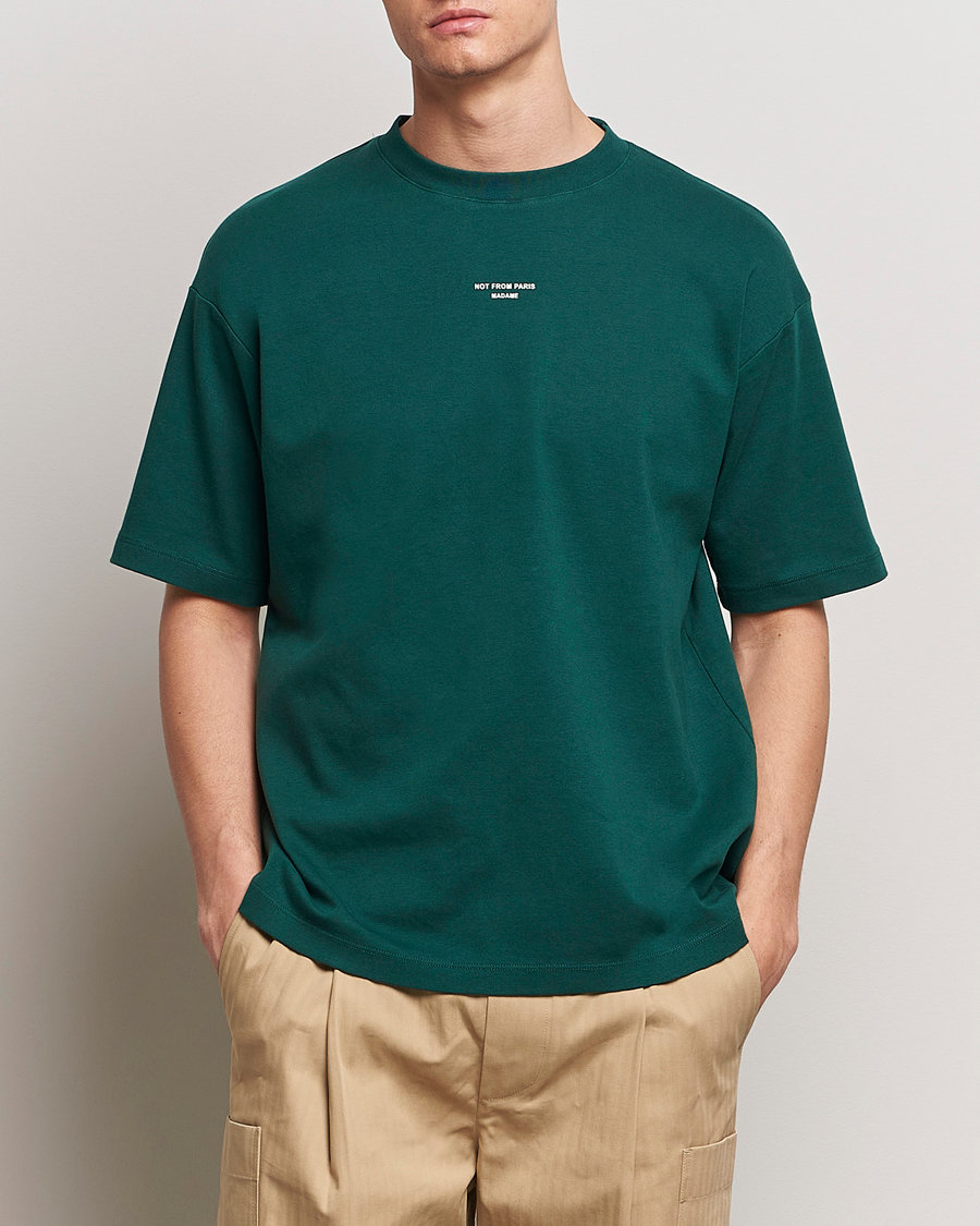 Herren | Drôle de Monsieur | Drôle de Monsieur | Classic Slogan T-Shirt Dark Green