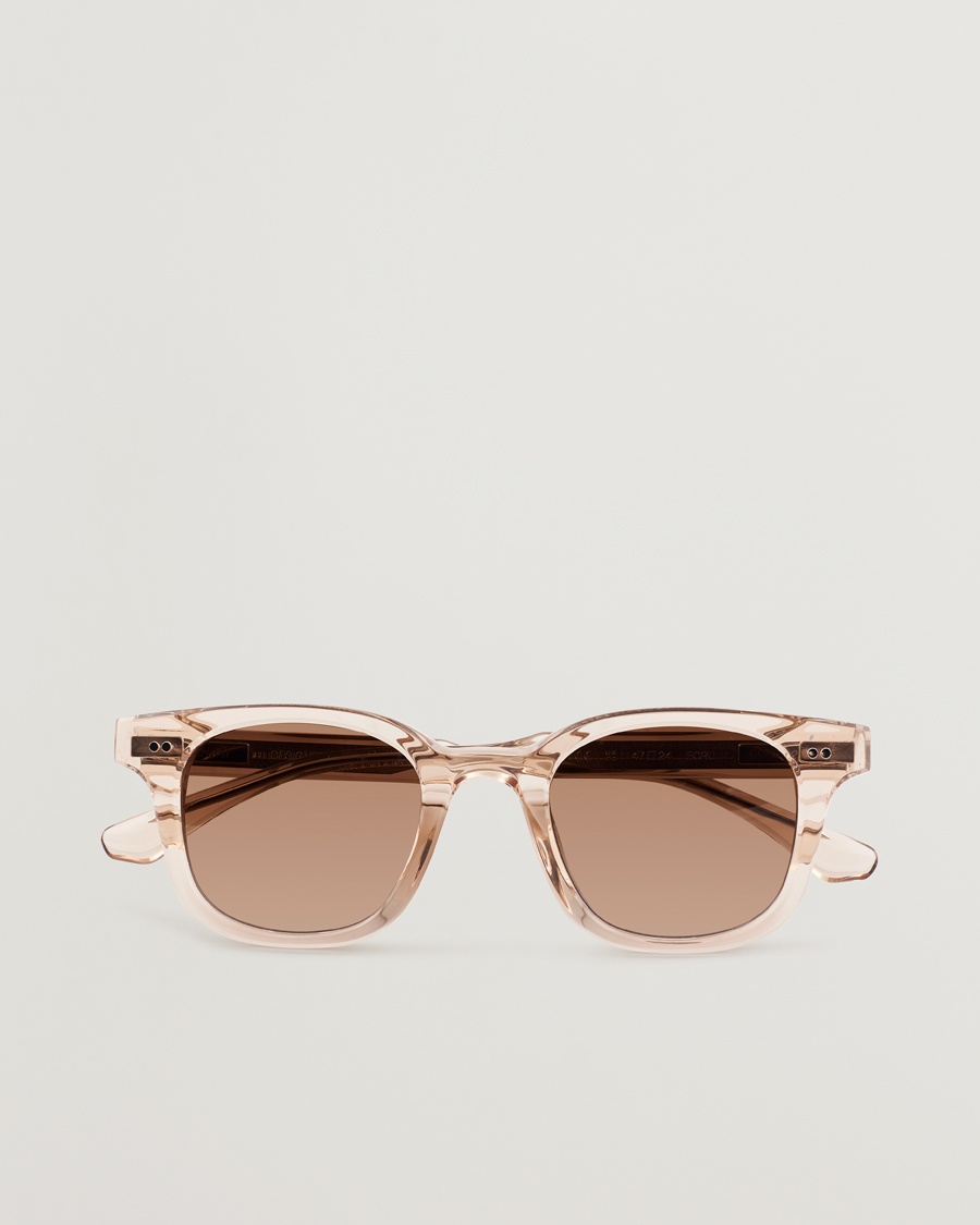  02 Sunglasses Ecru