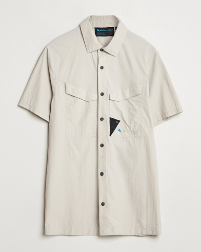 Herren | Freizeithemden | Klättermusen | Syn Short Sleeve Function Shirt Silver Creme