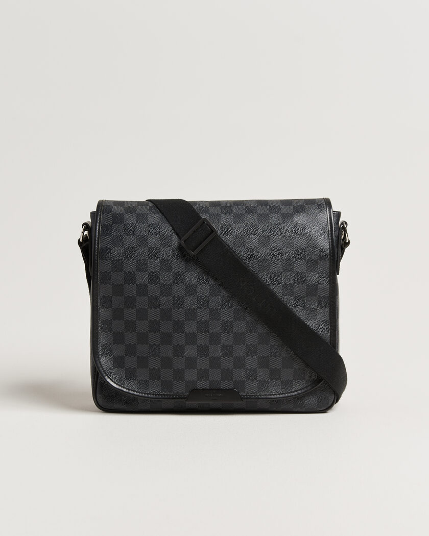 Louis Vuitton Pre-Owned Daniel MM Shoulder Bag Damier Graphite – Grau