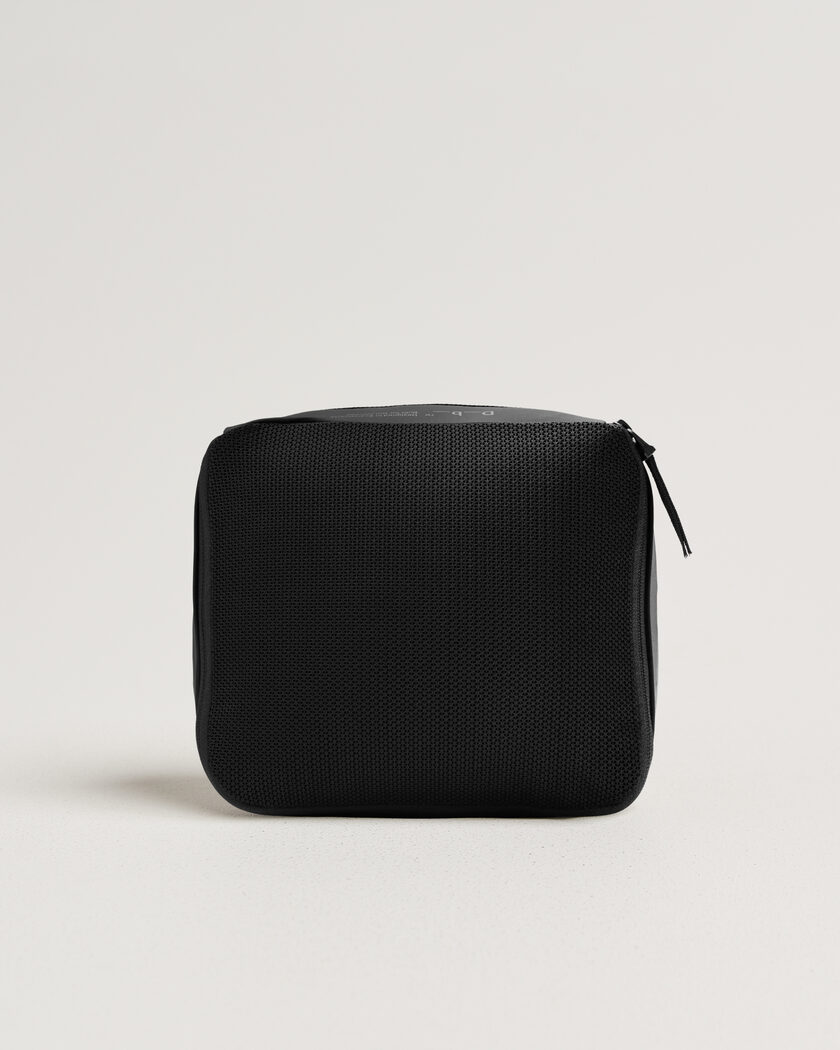 DB Essential Packing Cube M Black Out – Schwarz