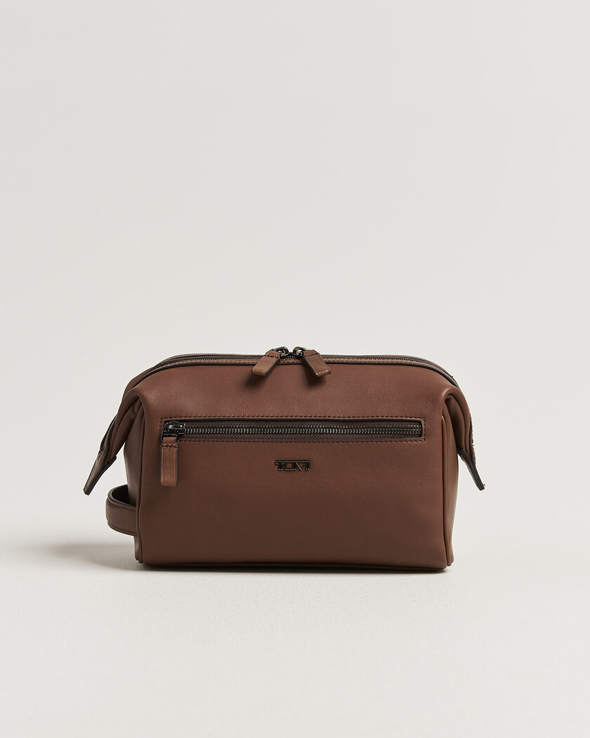 TUMI Framed Travel Kit Cognac – Braun