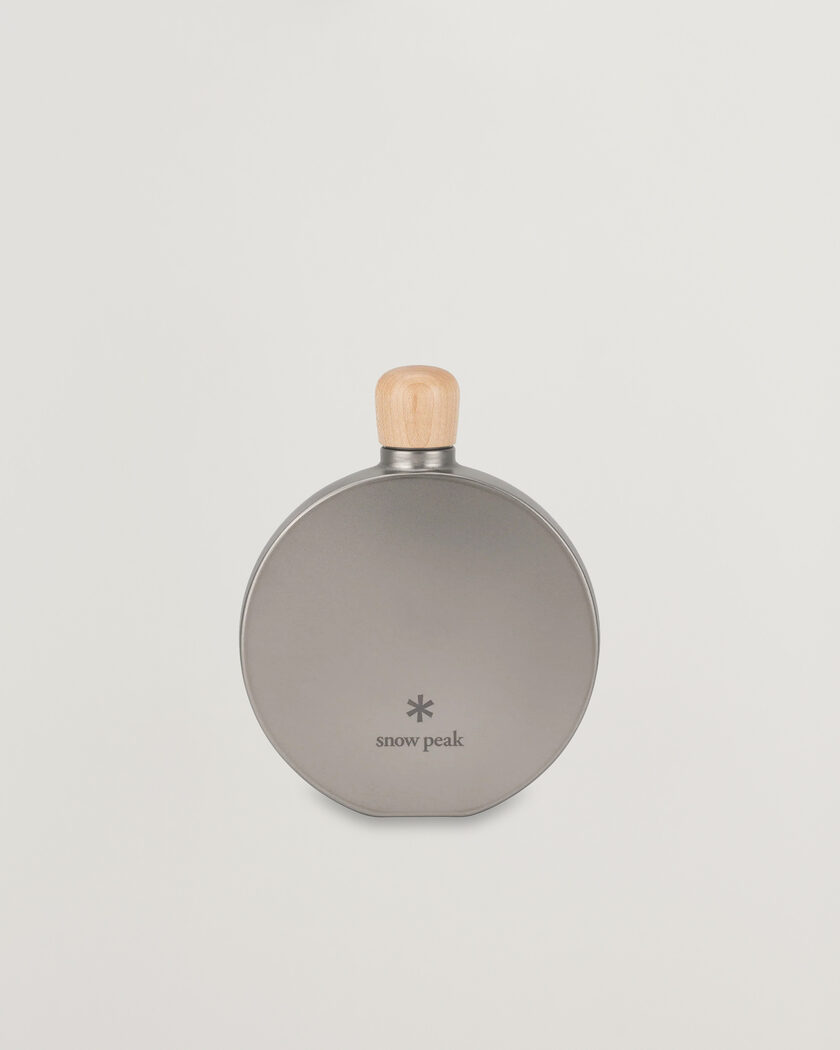 Snow Peak Curved Flask Titanium – Silber
