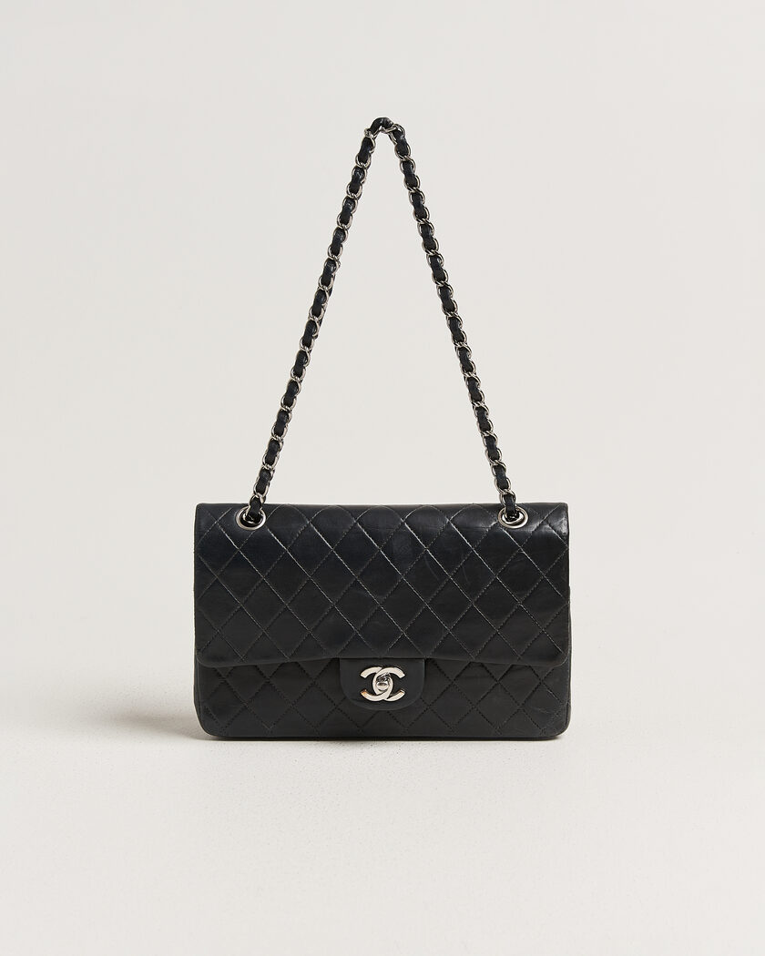  Chanel Pre-Owned Classic Medium Double Flap Bag Lambskin Black – Schwarz