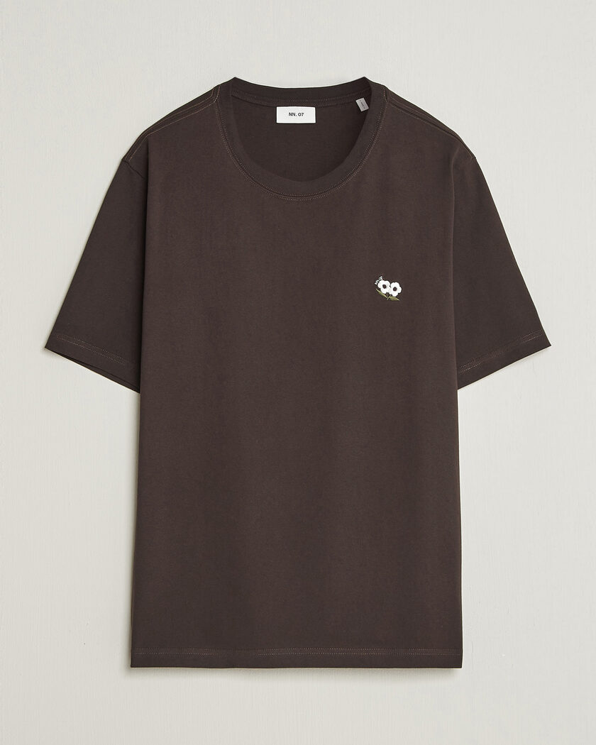 NN07 Jett Embroidered Crew Neck T-Shirt Deep Truffle – Braun