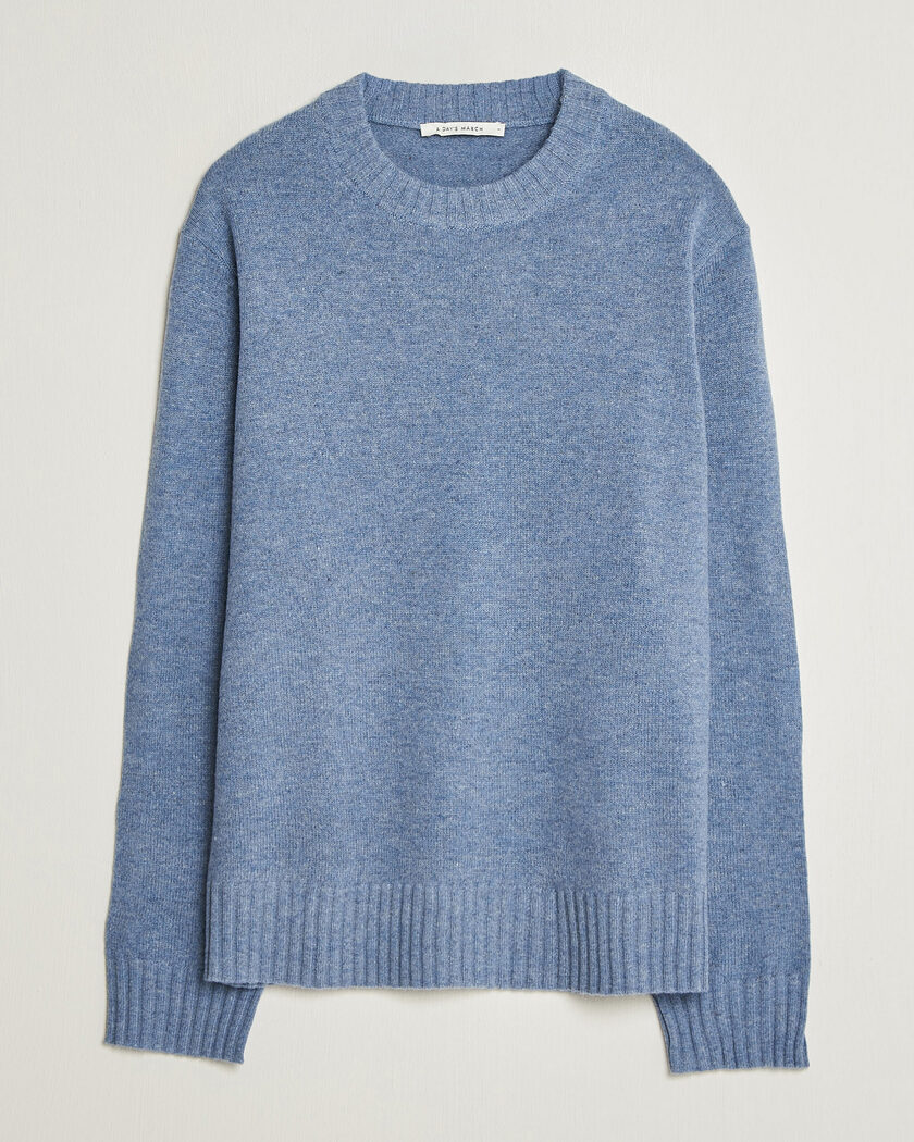 A Day's March Marlow Lambswool Sweater Misty Blue – Blau