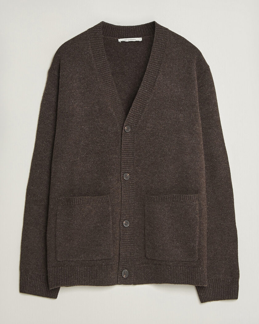 A Day's March Jarrow Lambswool Cardigan Dark Brown – Braun