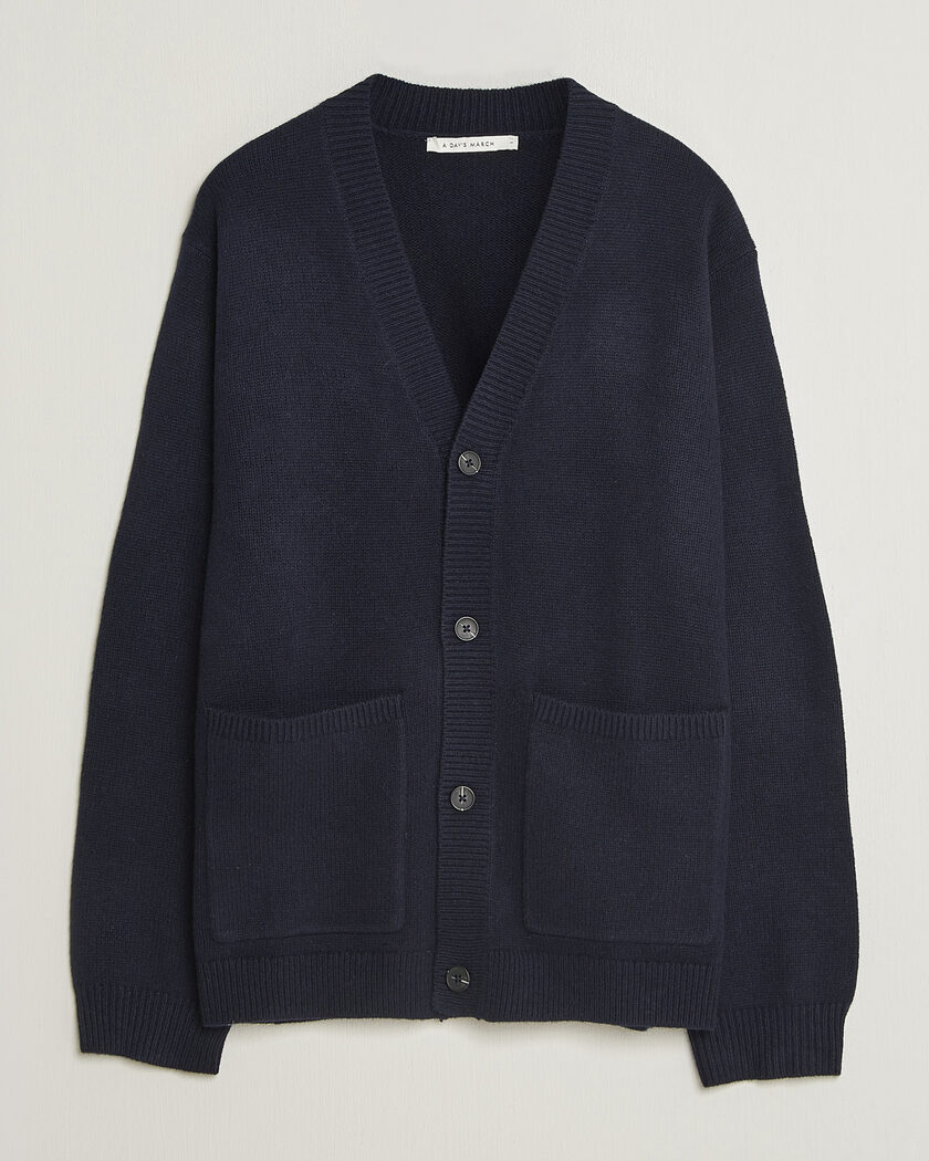 A Day's March Jarrow Lambswool Cardigan Navy – Blau