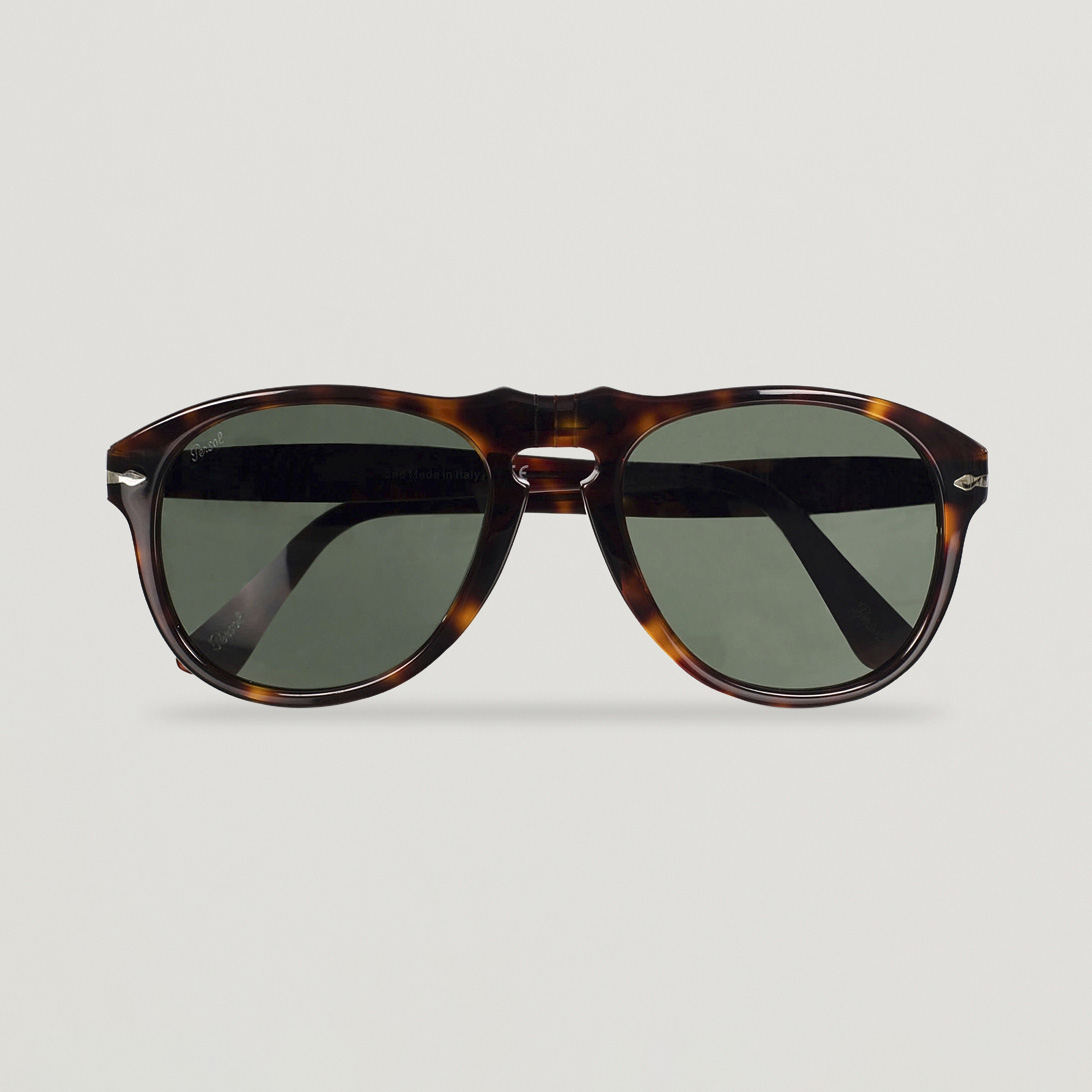 round gucci sunglasses with writing