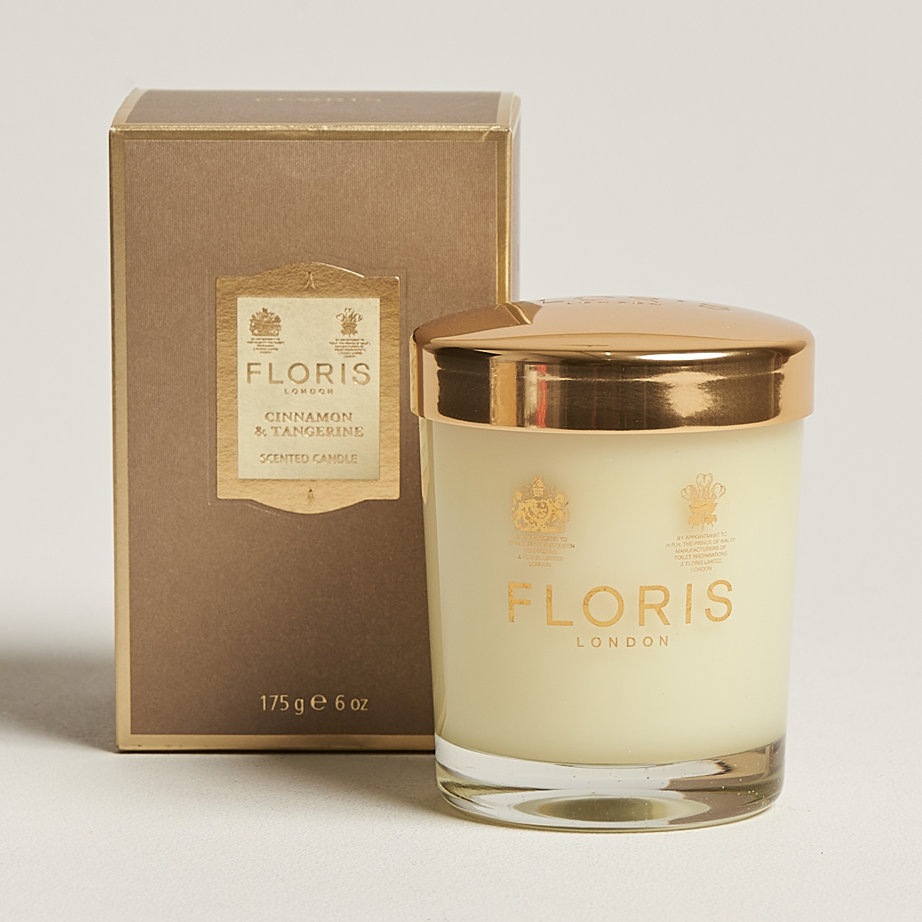 Floris London Scented Candle Cinnamon & Tangerine 175g bei Care of Carl
