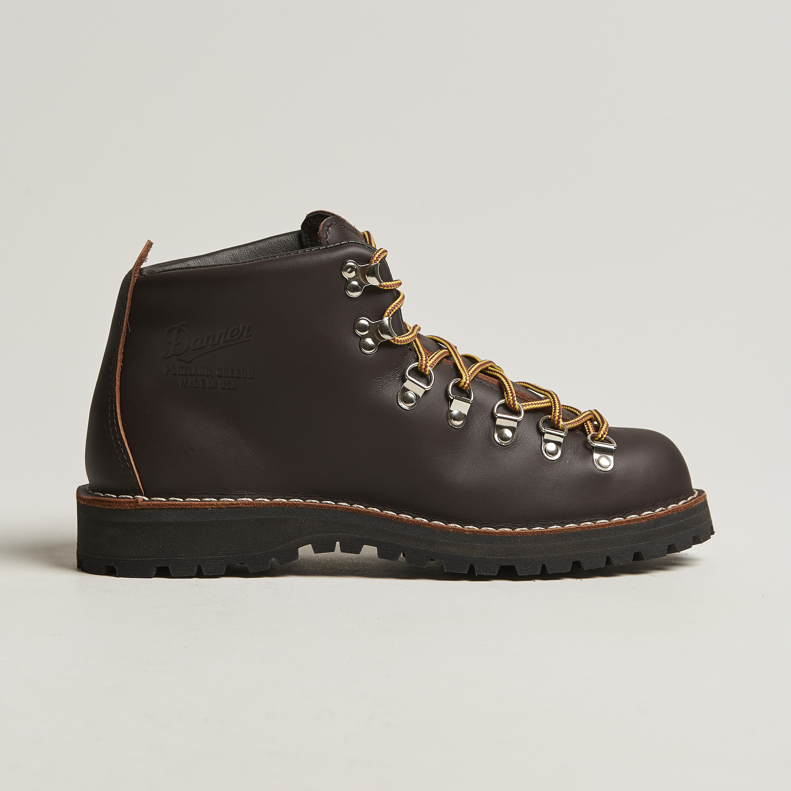 Danner Mountain Light GORE-TEX Boot Brown bei Care of Carl
