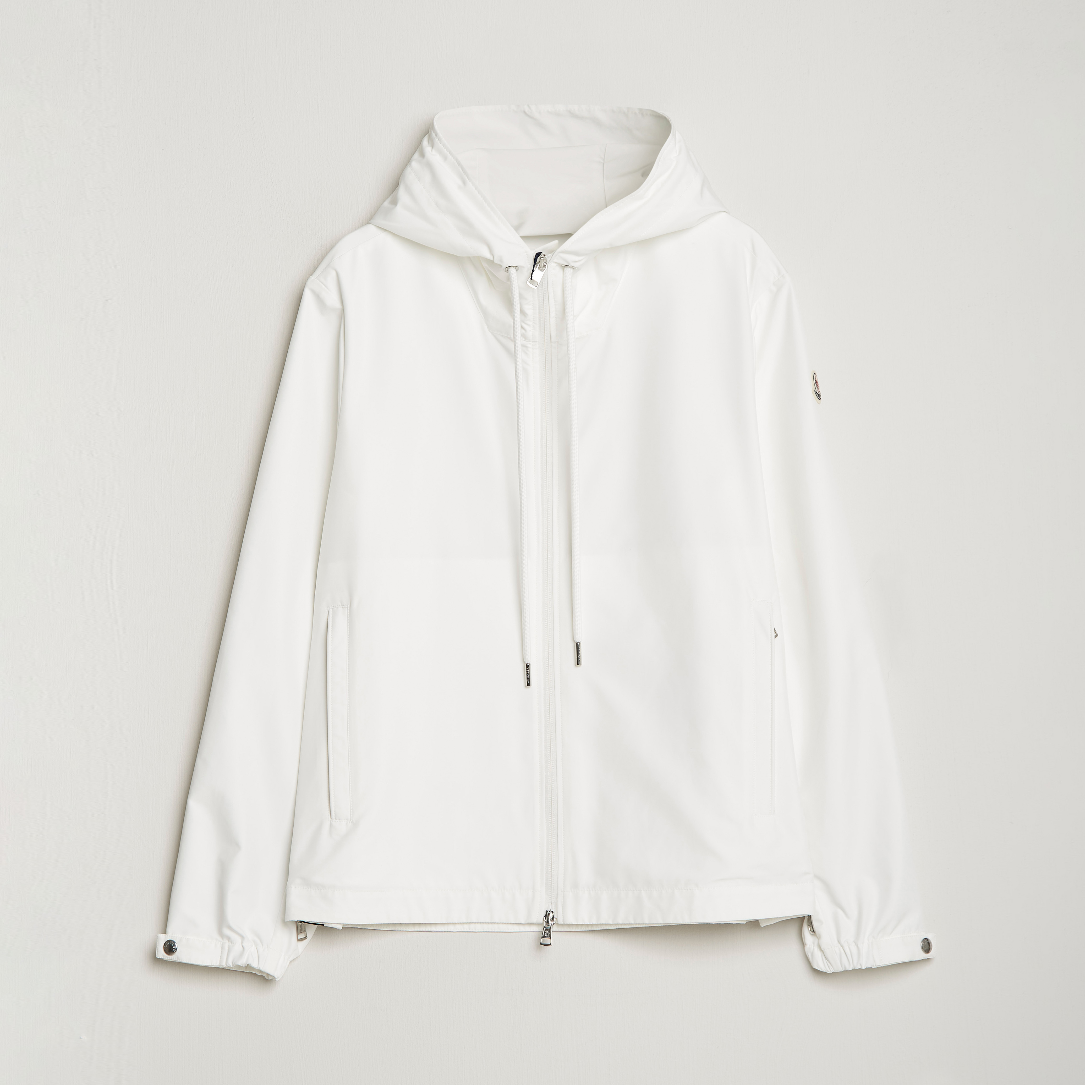 MONCLER 25S JACKET IN WHITE 307425