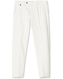  Easy Fit Pleated Cotton Chinos Cream