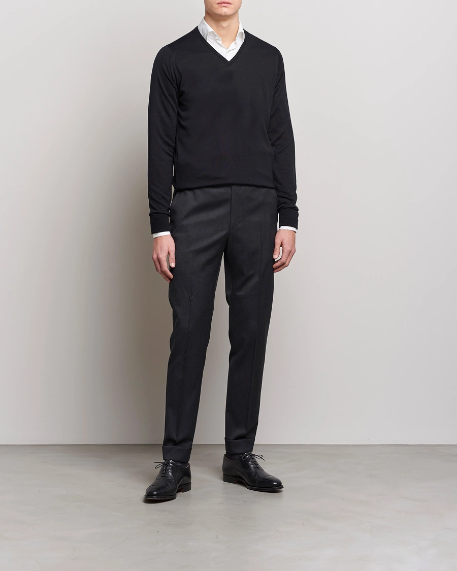 Herren | Pullover | John Smedley | Bobby Extra Fine Merino V-Neck Pullover Black