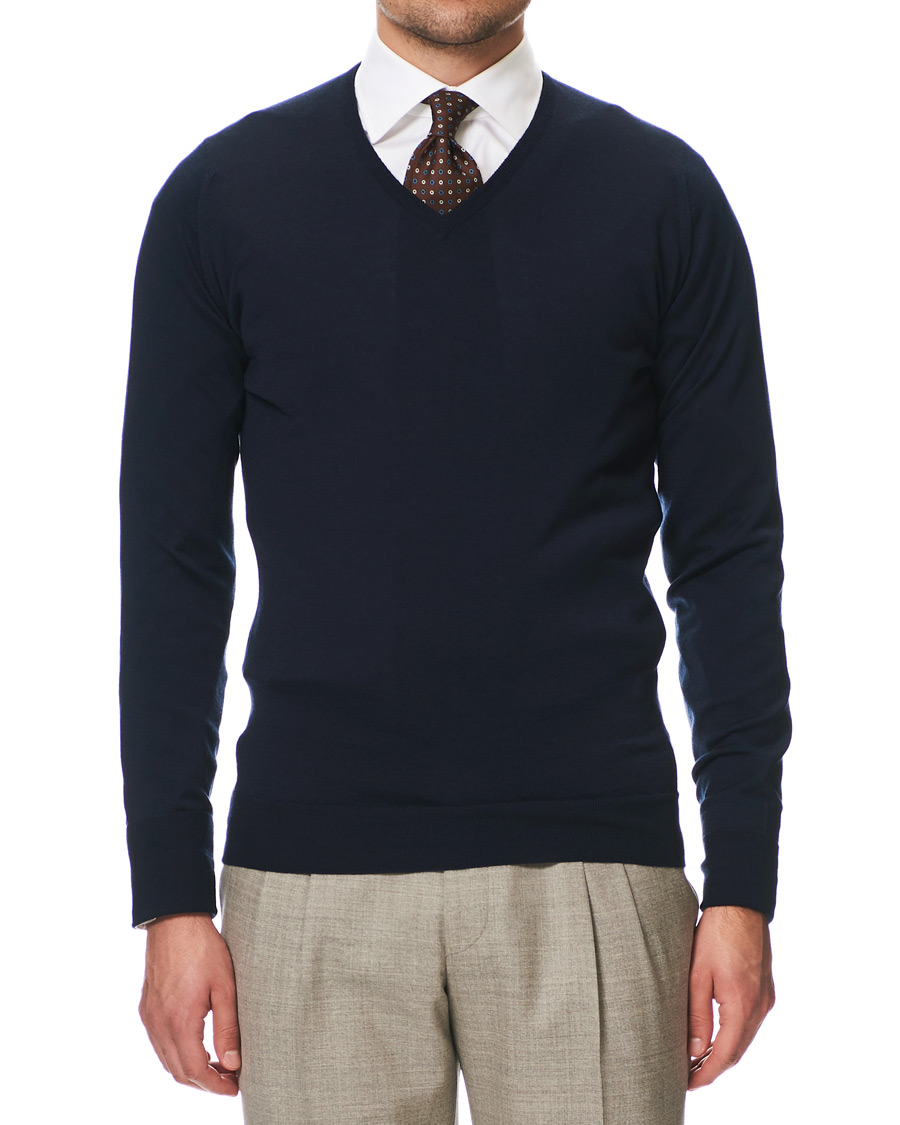 Herren | Pullover | John Smedley | Bobby Extra Fine Merino V-Neck Pullover Midnight