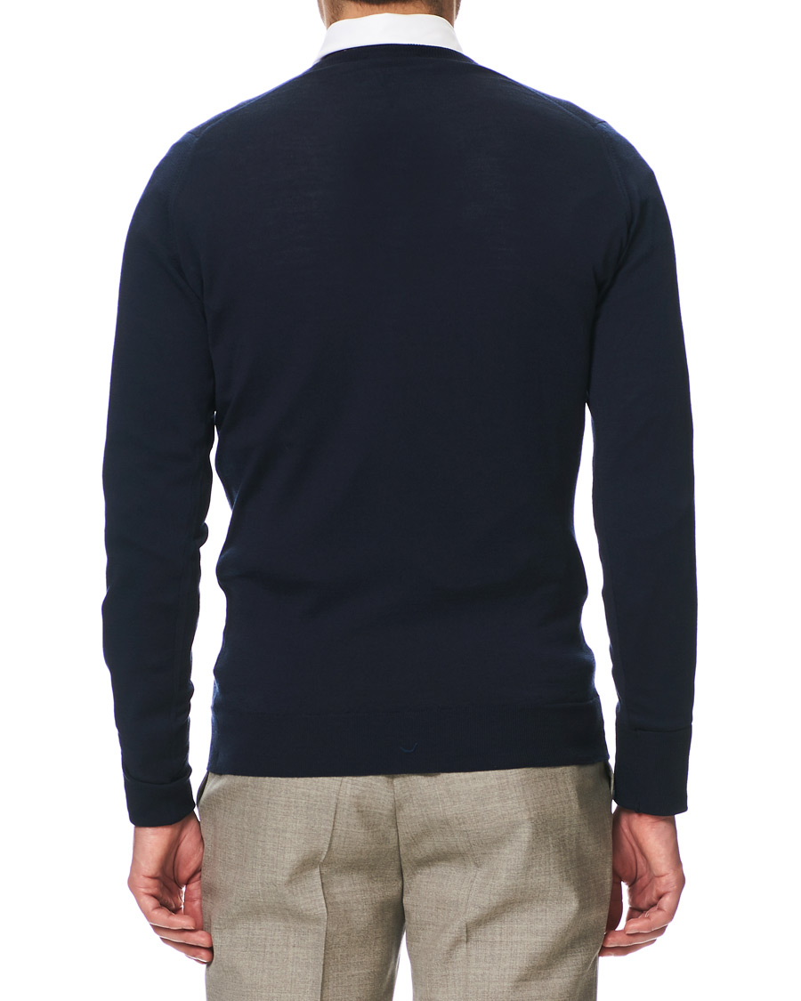 Herren | Pullover | John Smedley | Bobby Extra Fine Merino V-Neck Pullover Midnight