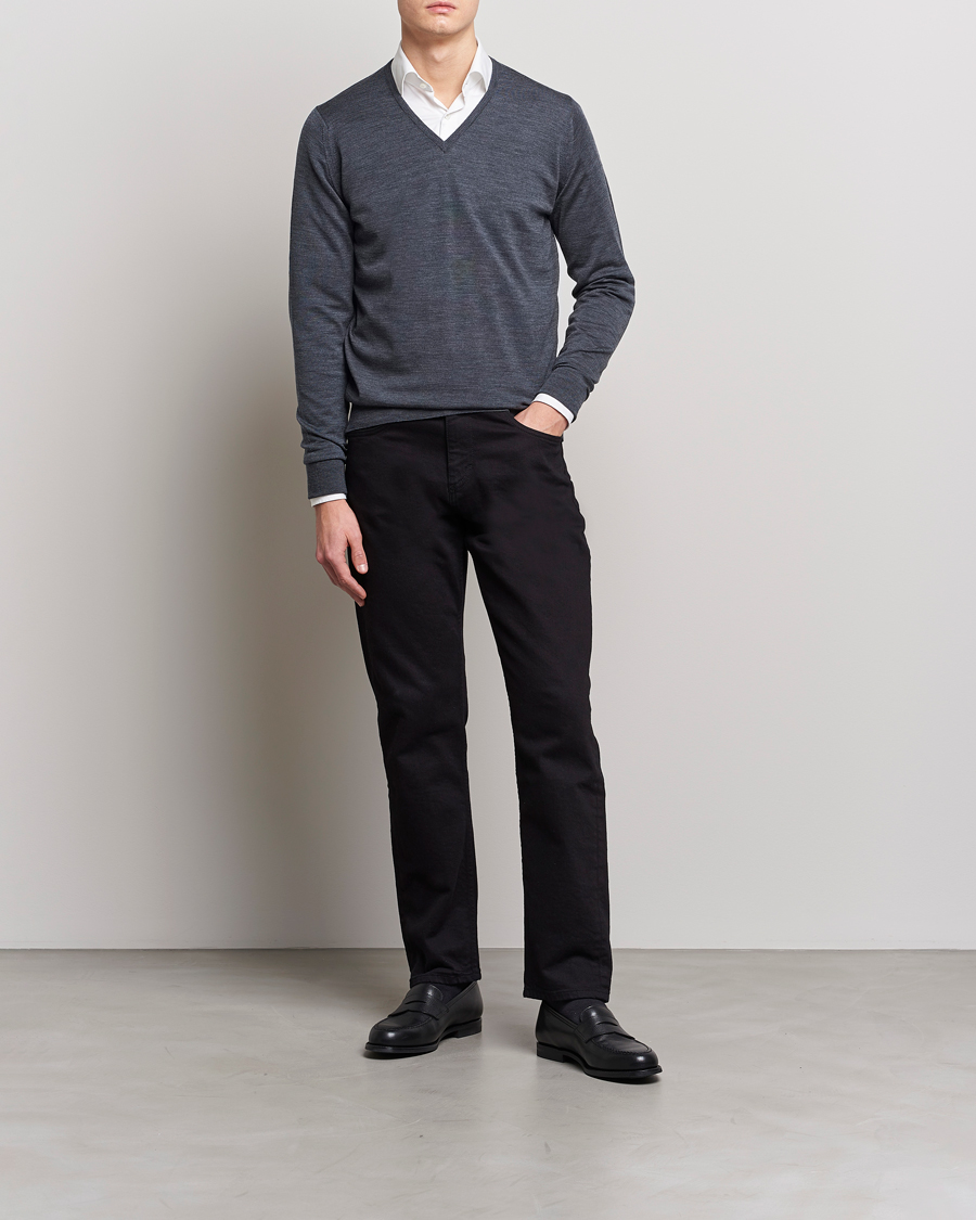 Herren | Pullover | John Smedley | Bobby Extra Fine Merino V-Neck Pullover Charcoal