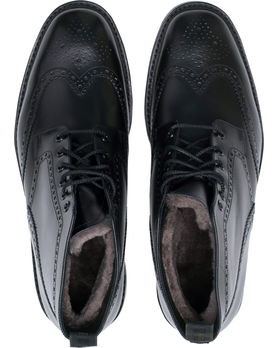 Herren | Loake 1880 Wolf Premium Fur Lined Brogue Black Calf | Loake 1880 | Wolf Premium Fur Lined Brogue Black Calf