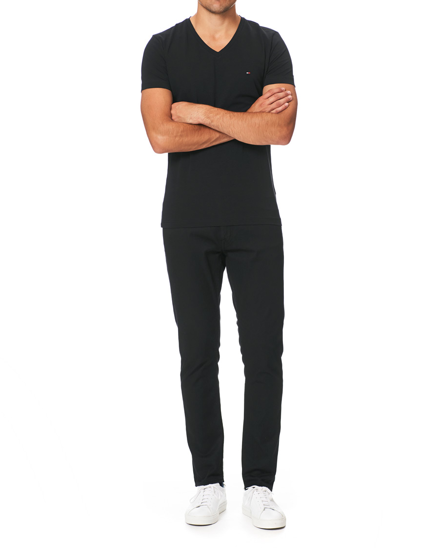 Herren | T-Shirts | Tommy Hilfiger | Slim Fit Stretch V-Neck Tee Flag Black