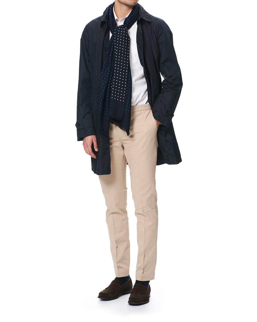 Herren | Drake's Wool/Silk Classic Spot Scarf Navy/White/Blue | Drake's | Wool/Silk Classic Spot Scarf Navy/White/Blue