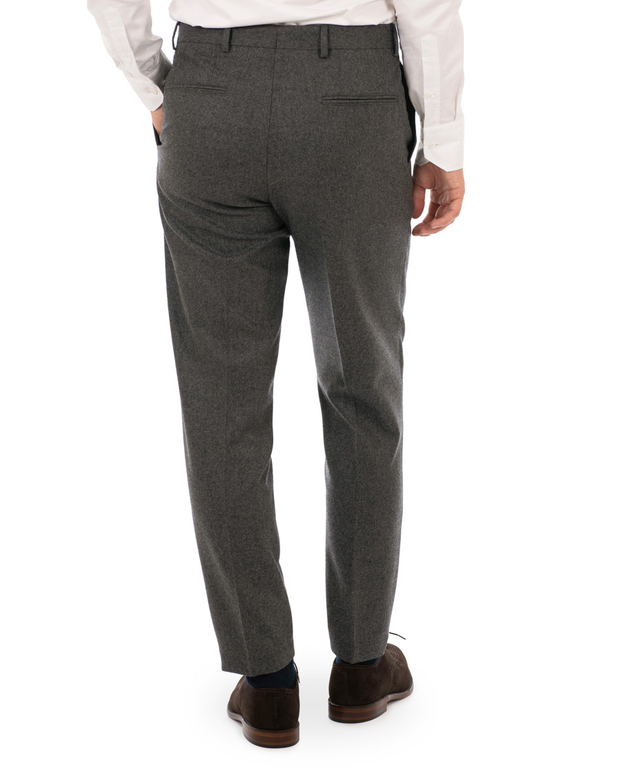 Herren | Hosen | Oscar Jacobson | Delon Pleated Flannel Trousers Dark Grey
