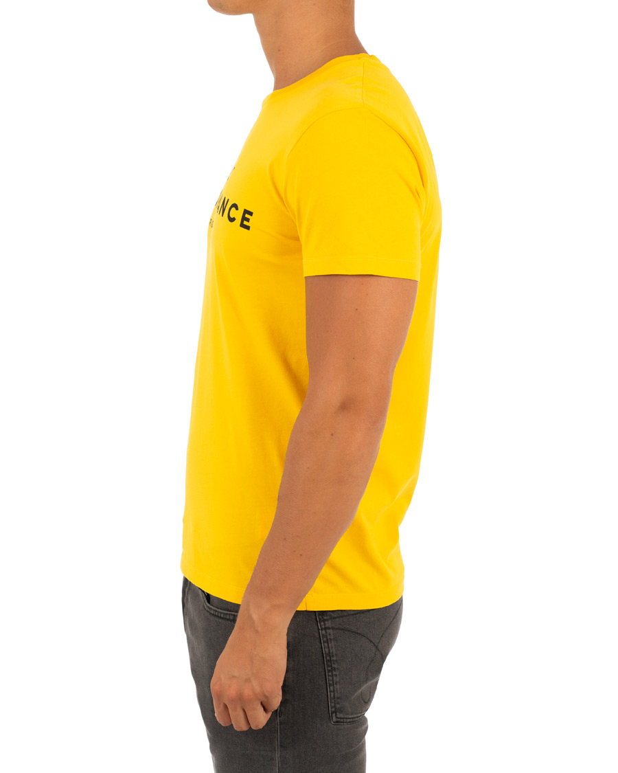 Herren | T-Shirts | Peak Performance | Logo Crew Neck Tee Dessert Yellow