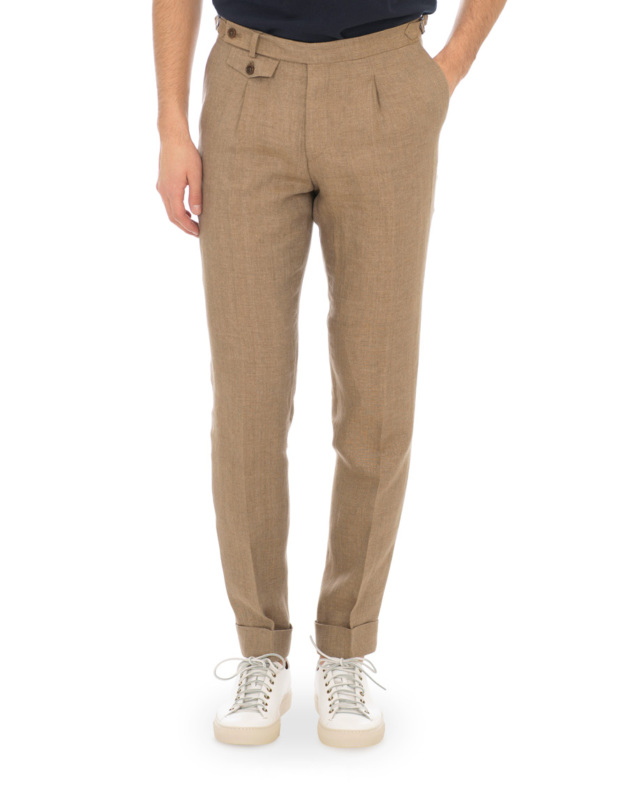 Herren | Hosen | Morris Heritage | Jason Pleated Turn Up Linen Trousers Camel