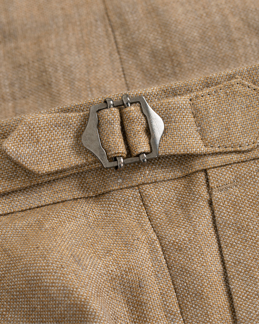 Herren | Hosen | Morris Heritage | Jason Pleated Turn Up Linen Trousers Camel