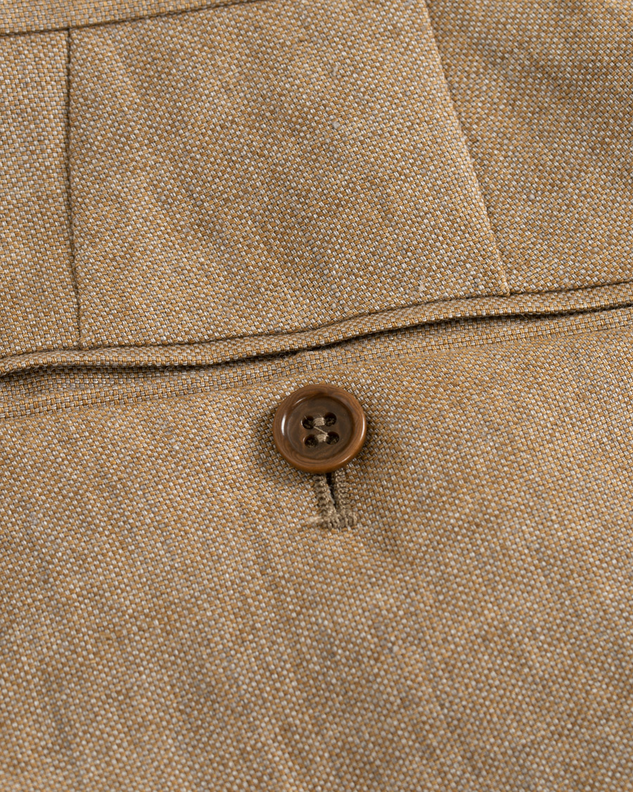 Herren | Hosen | Morris Heritage | Jason Pleated Turn Up Linen Trousers Camel