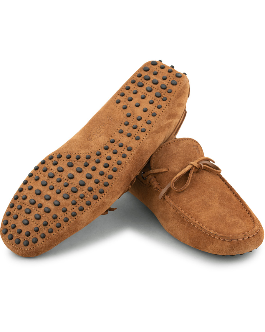 Herren | Tod's Laccetto Gommino Carshoe Tobacco Suede | Tod's | Laccetto Gommino Carshoe Tobacco Suede