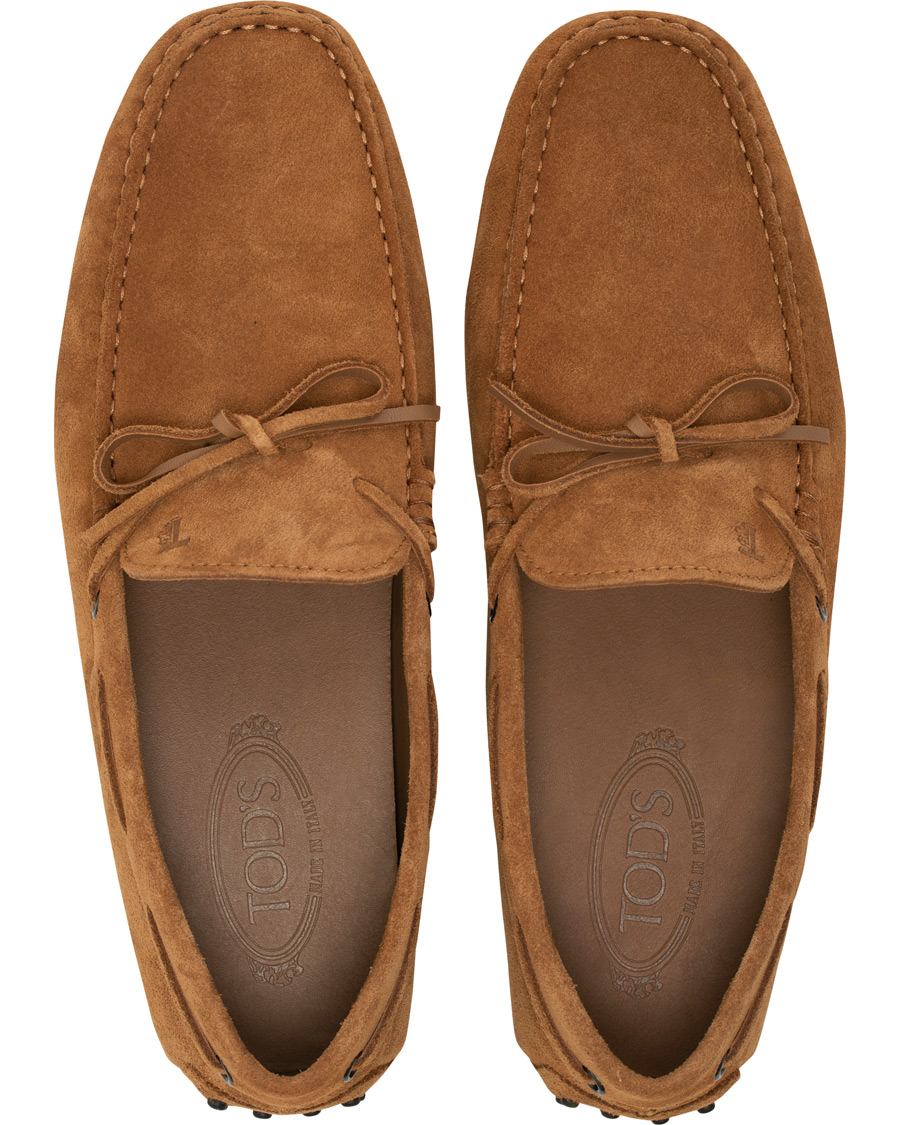 Herren | Tod's Laccetto Gommino Carshoe Tobacco Suede | Tod's | Laccetto Gommino Carshoe Tobacco Suede