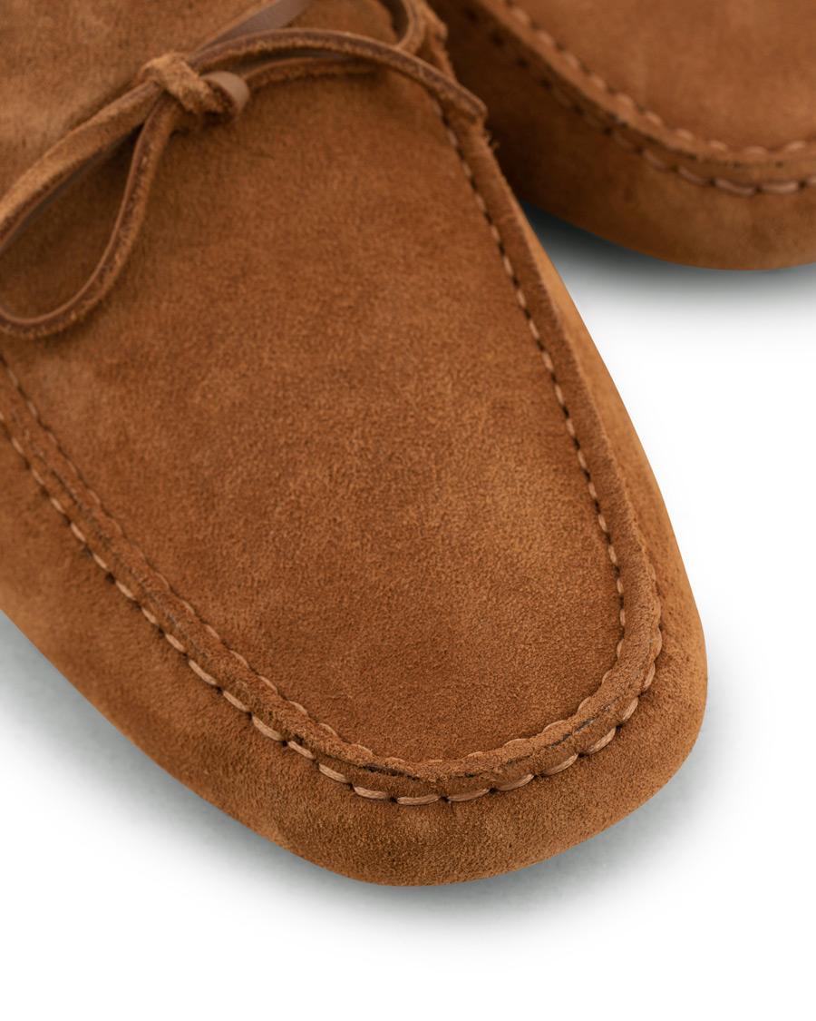 Herren | Tod's Laccetto Gommino Carshoe Tobacco Suede | Tod's | Laccetto Gommino Carshoe Tobacco Suede
