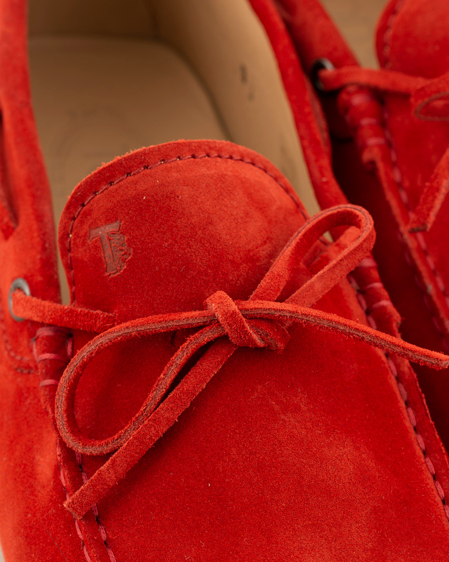 Herren | Tod's Laccetto Gommino Carshoe Red Suede | Tod's | Laccetto Gommino Carshoe Red Suede