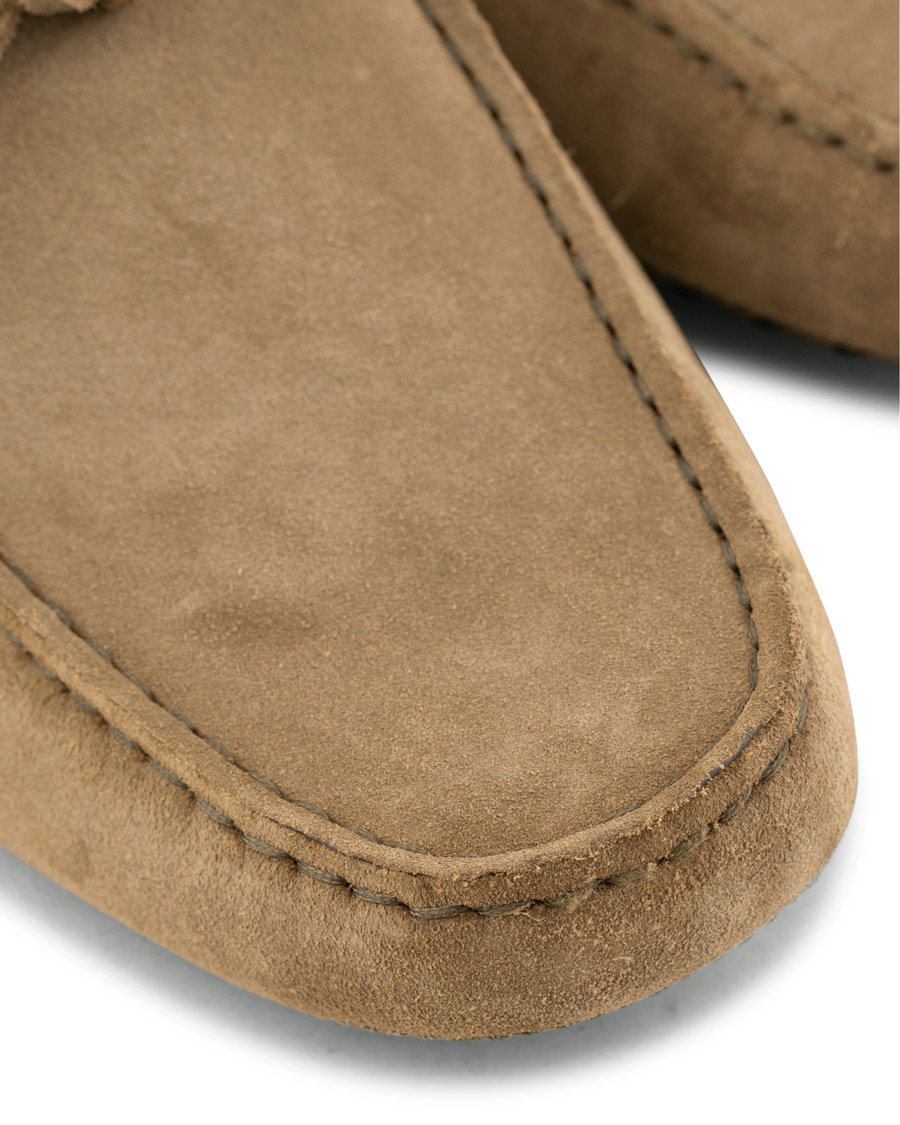 Herren | Tod's Laccetto Gommino Carshoe Olive Suede | Tod's | Laccetto Gommino Carshoe Olive Suede