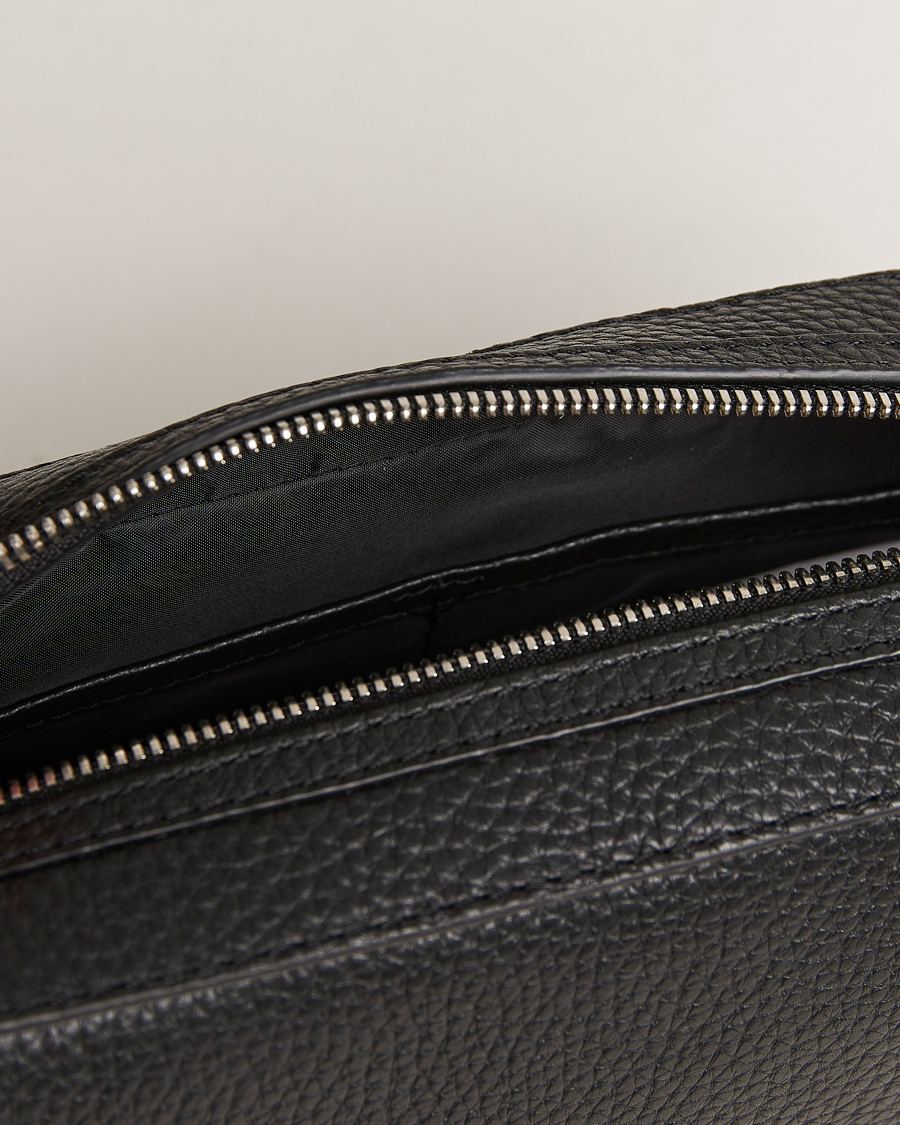 Herren | Taschen | Tiger of Sweden | Wes Grained Leather Toilet Bag Black