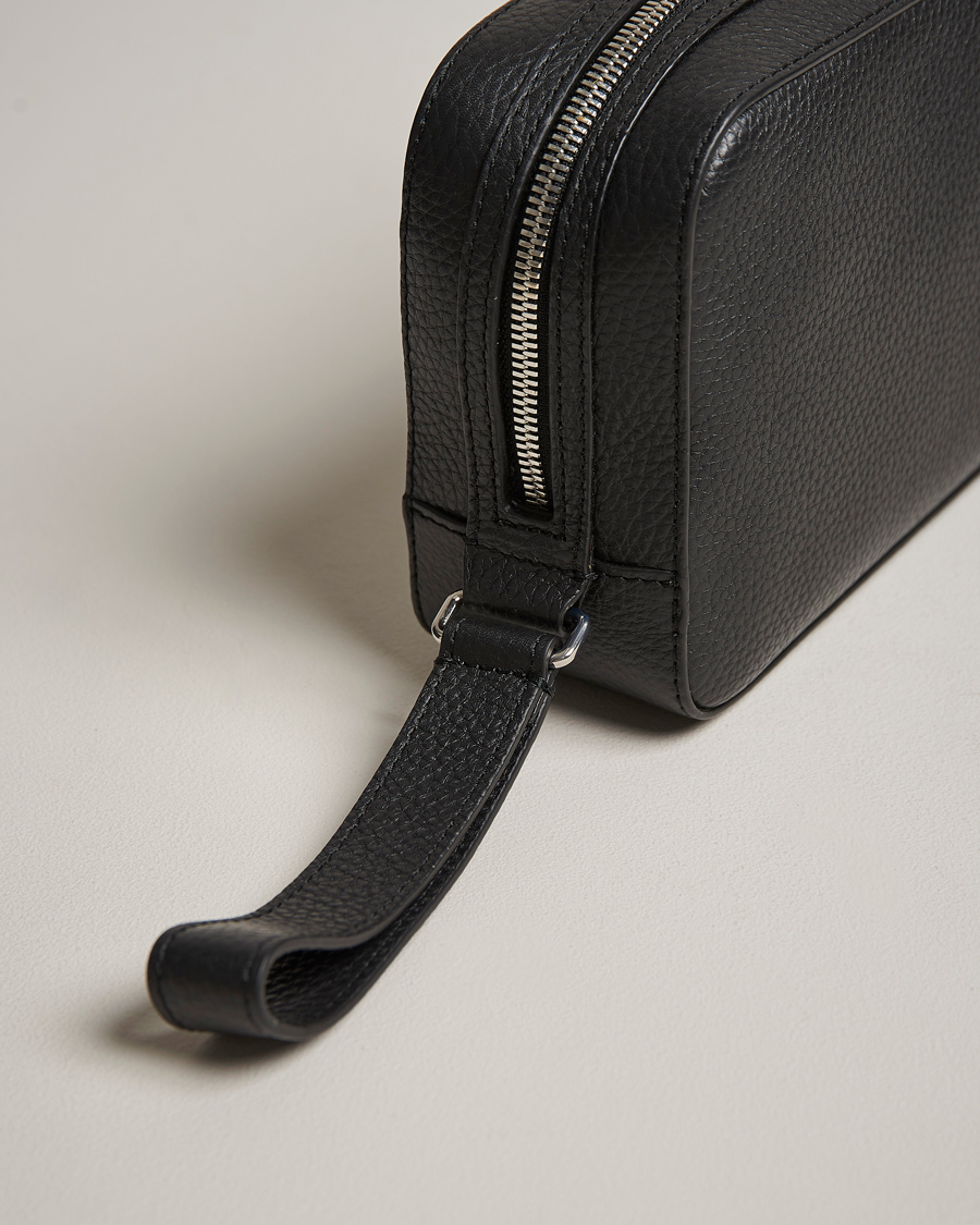 Herren | Taschen | Tiger of Sweden | Wes Grained Leather Toilet Bag Black