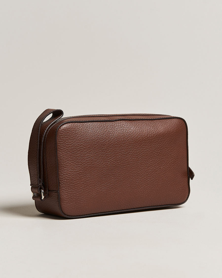 Herr | Accessoarer | Tiger of Sweden | Wes Grained Leather Toilet Bag Brown