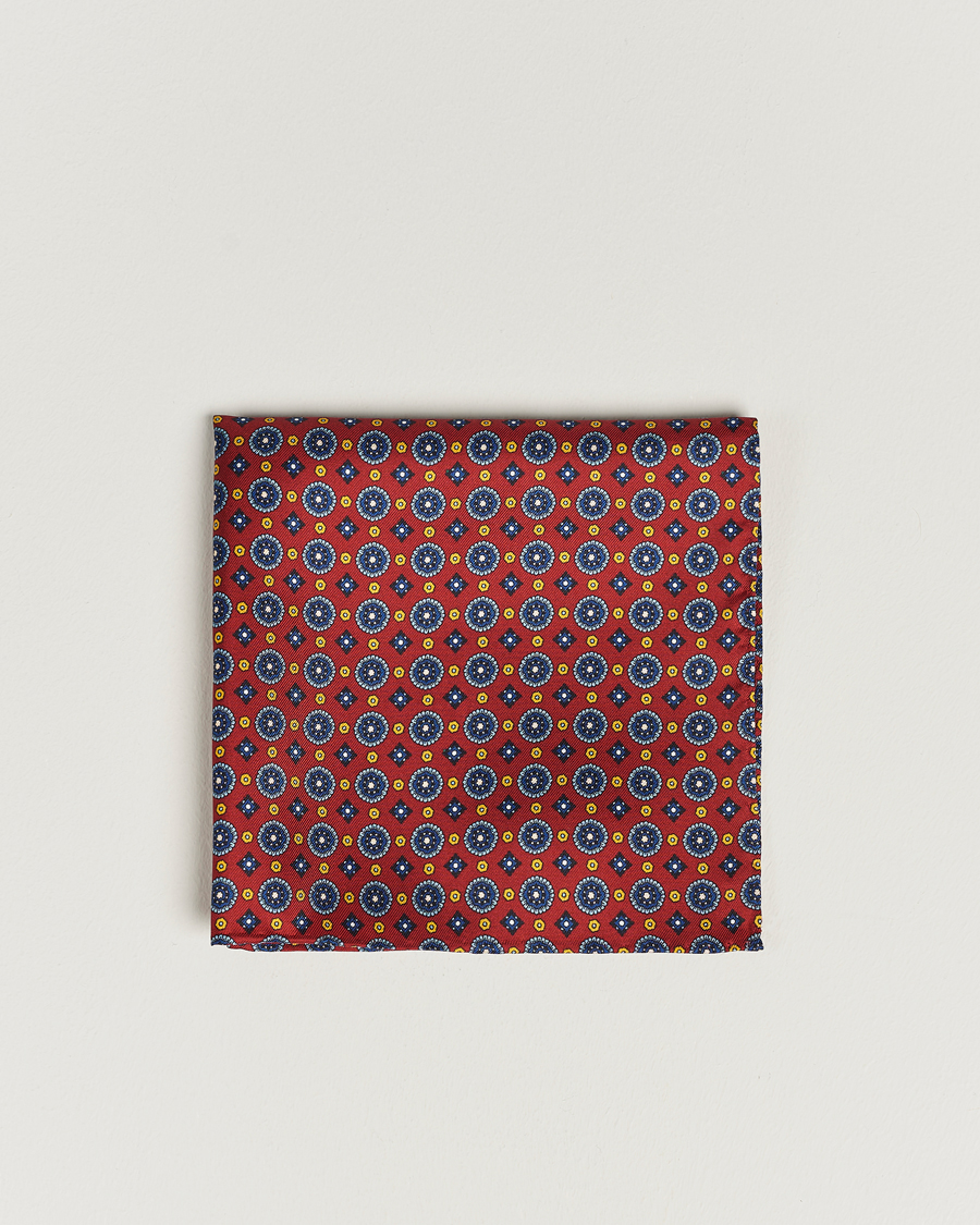 Herr |  |  | Amanda Christensen Medallion Silk Pocket Square Wine Red