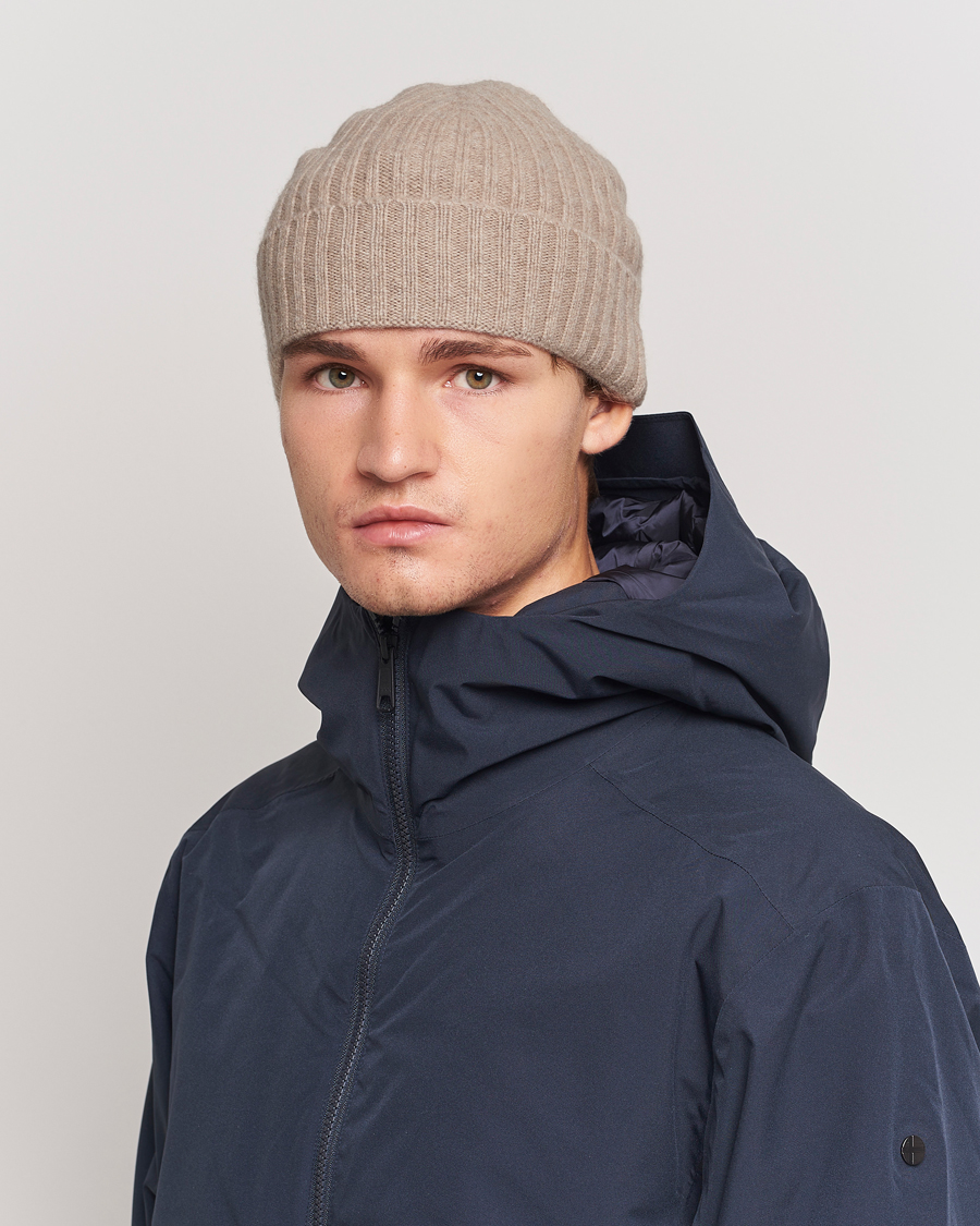Herren | Amanda Christensen Rib Knitted Cashmere Cap Beige Melange | Amanda Christensen | Rib Knitted Cashmere Cap Beige Melange