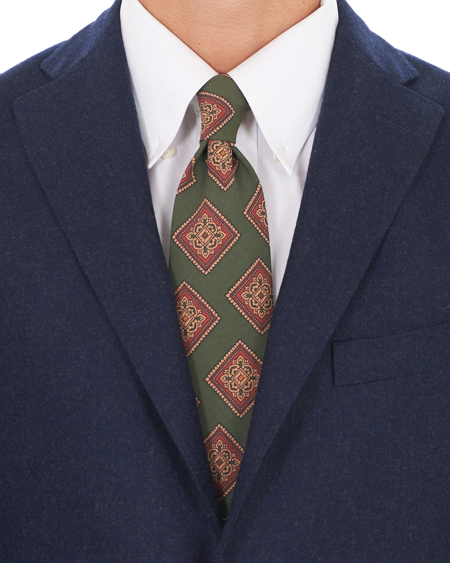Herren | Drake's Washed Silk Printed Large Square Tie 8 cm Green | Drake's | Washed Silk Printed Large Square Tie 8 cm Green
