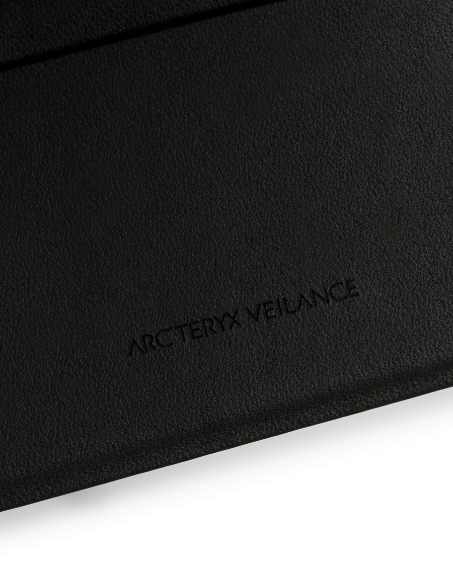 Herren | Arc'Teryx Veilance Casing Card Laminated Leather Wallet Black | Arc'teryx Veilance | Casing Card Laminated Leather Wallet Black