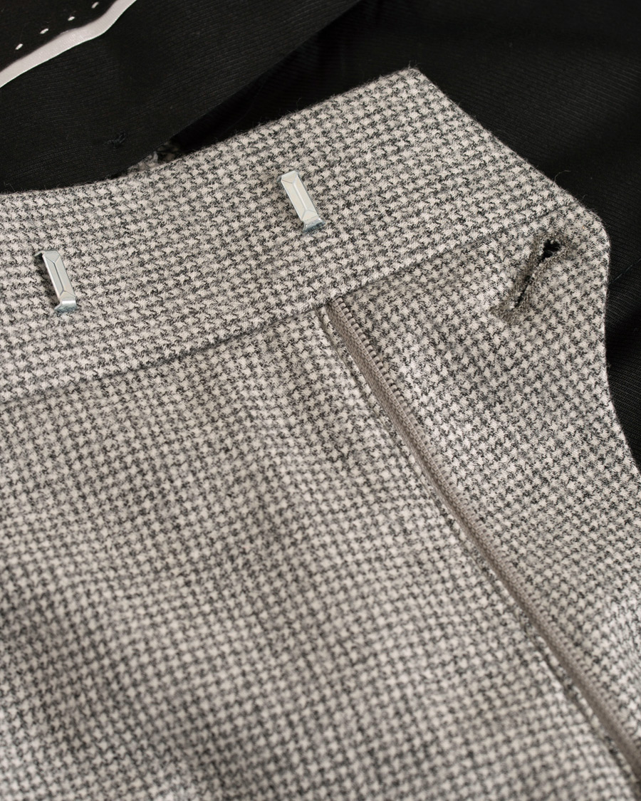 Herren | Hosen | Tiger of Sweden | Tilman Houndstooth Turn Up Brushed Wool Trousers Grey