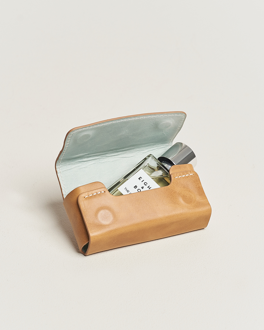 Herren |  | Eight & Bob | Perfume Leather Case Camel