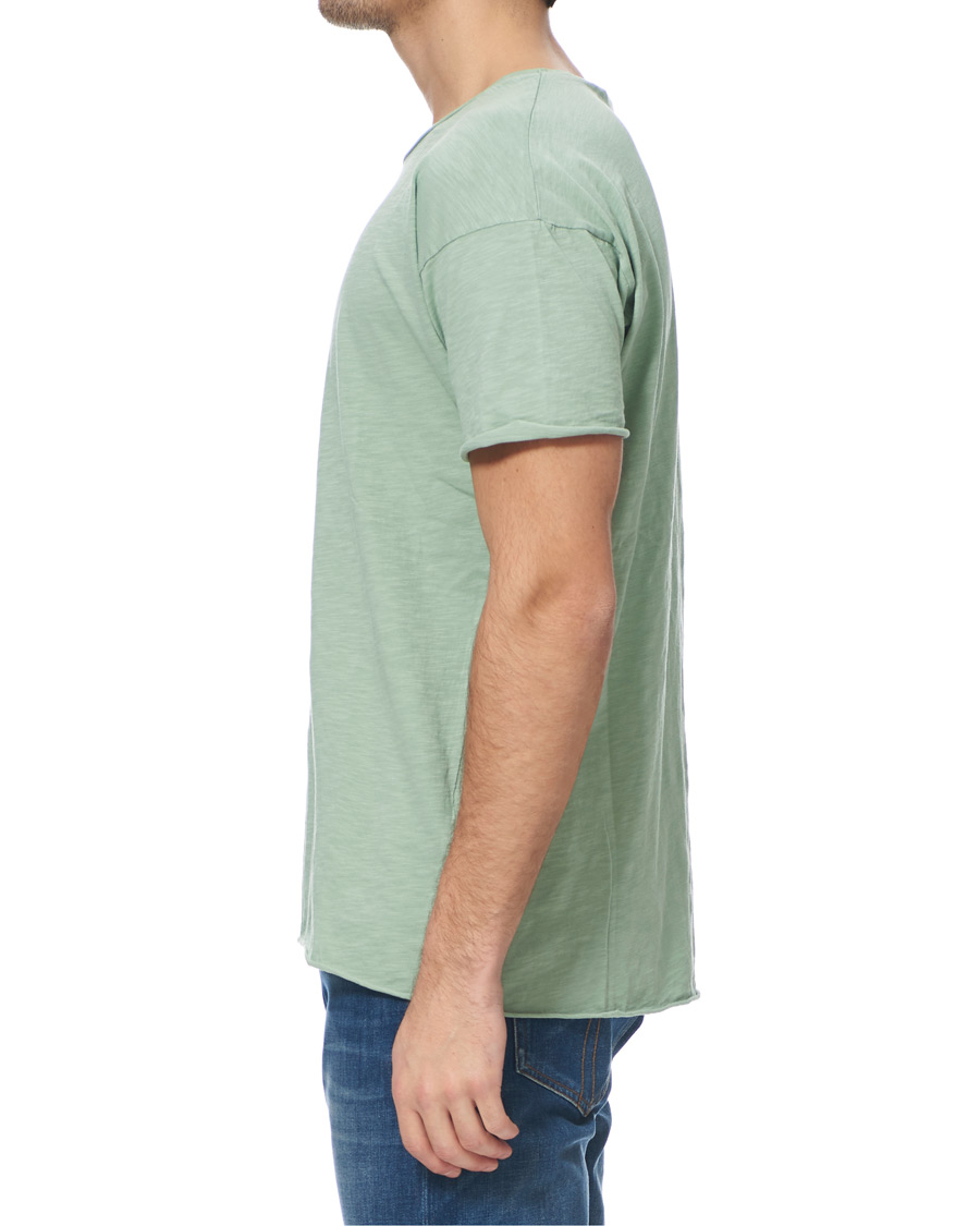 Herren | T-Shirts | Nudie Jeans | Roger Slub Crew Neck Tee Pale Green