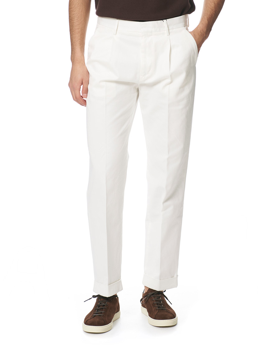 Herren | Hosen | Morris | Bernard Pleated Turn Up Trousers Off White