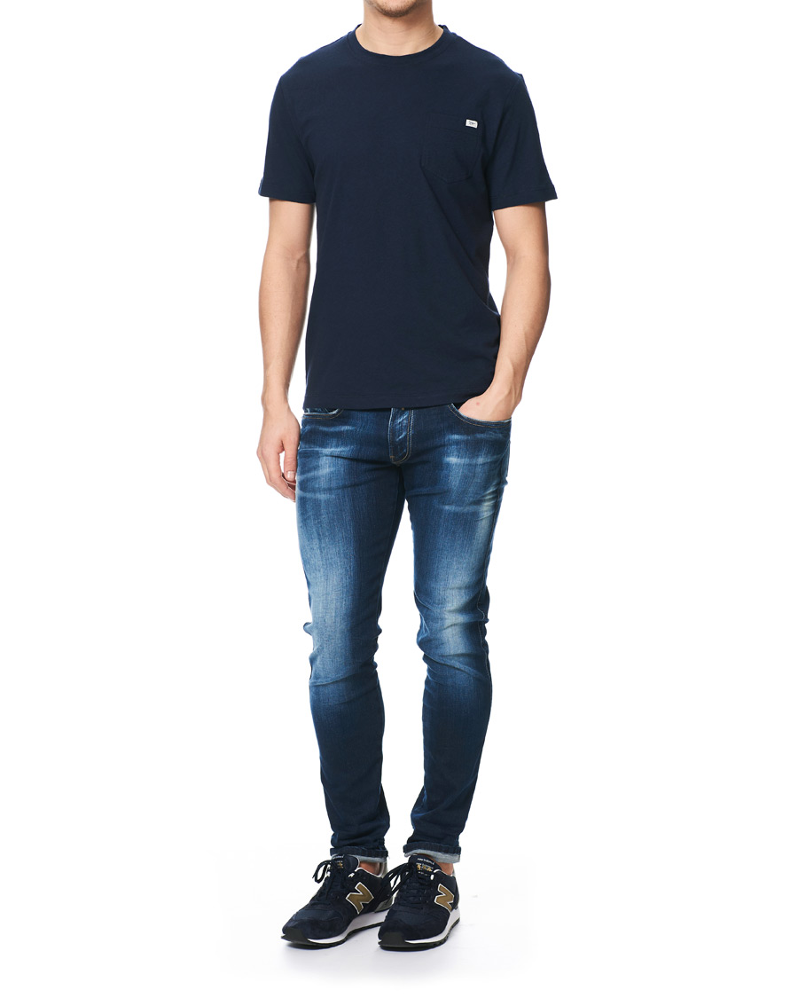 Herren | T-Shirts | Tiger of Sweden | Didelot Linen Pocket Crew Neck Tee Navy