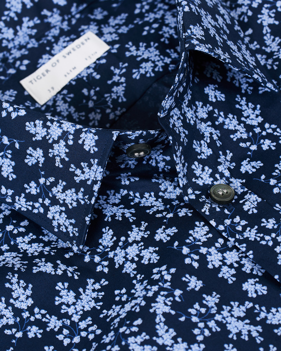 Herren | Hemden | Tiger of Sweden | Ferene Printed Flower Shirt Navy