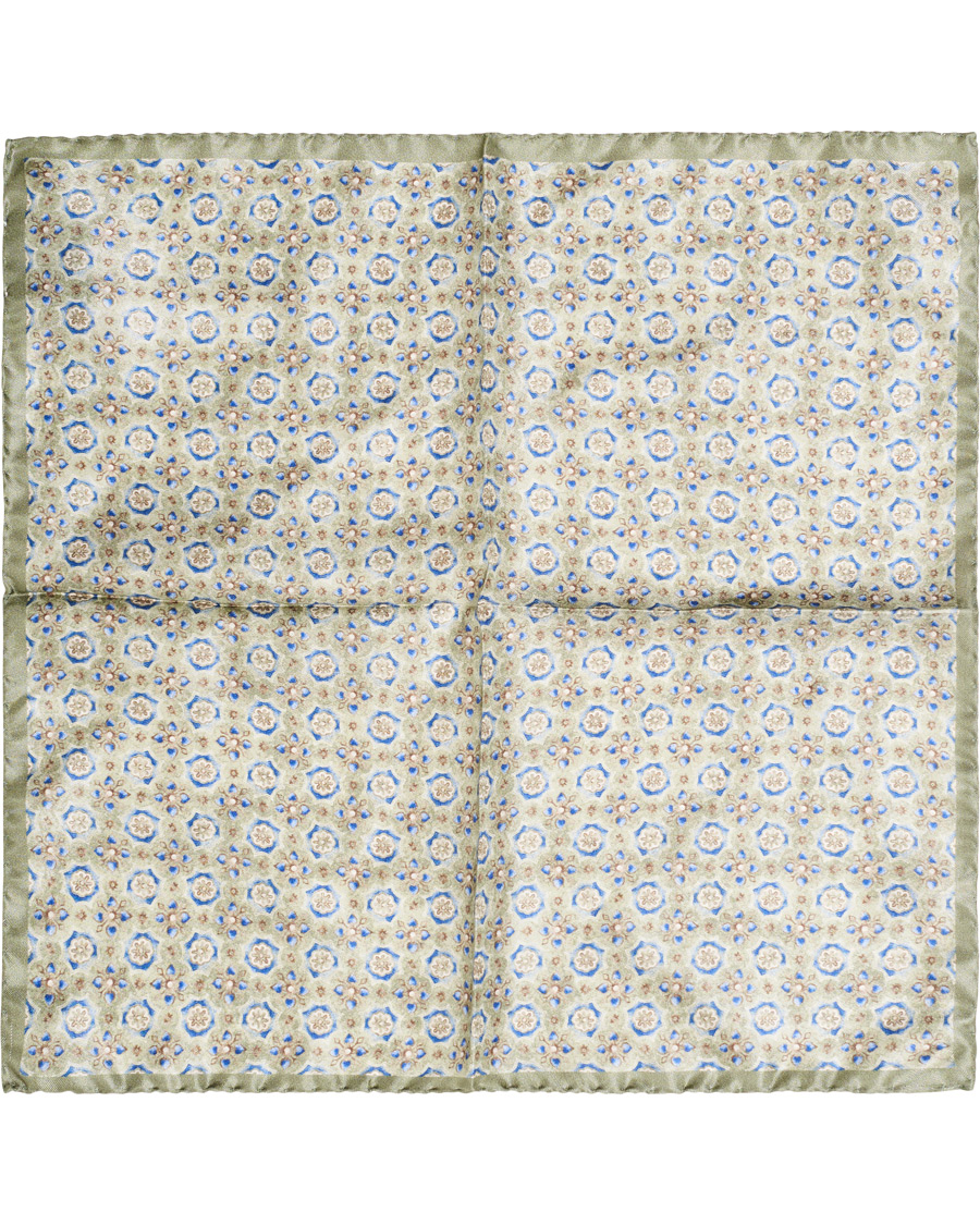 Herren | Amanda Christensen Silk Medallion Pocket Square Olive | Amanda Christensen | Silk Medallion Pocket Square Olive