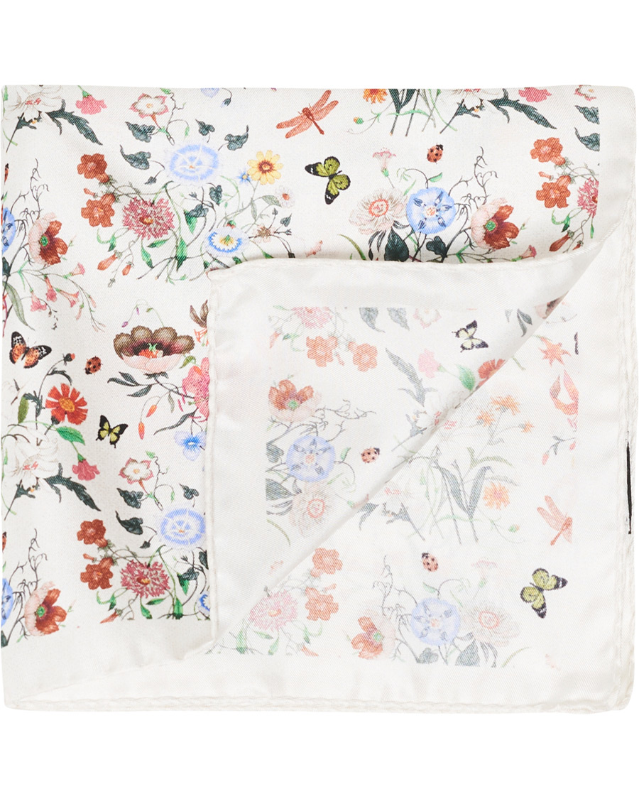 Herren | Amanda Christensen Silk Twill Printed Pocket Square White | Amanda Christensen | Silk Twill Printed Pocket Square White
